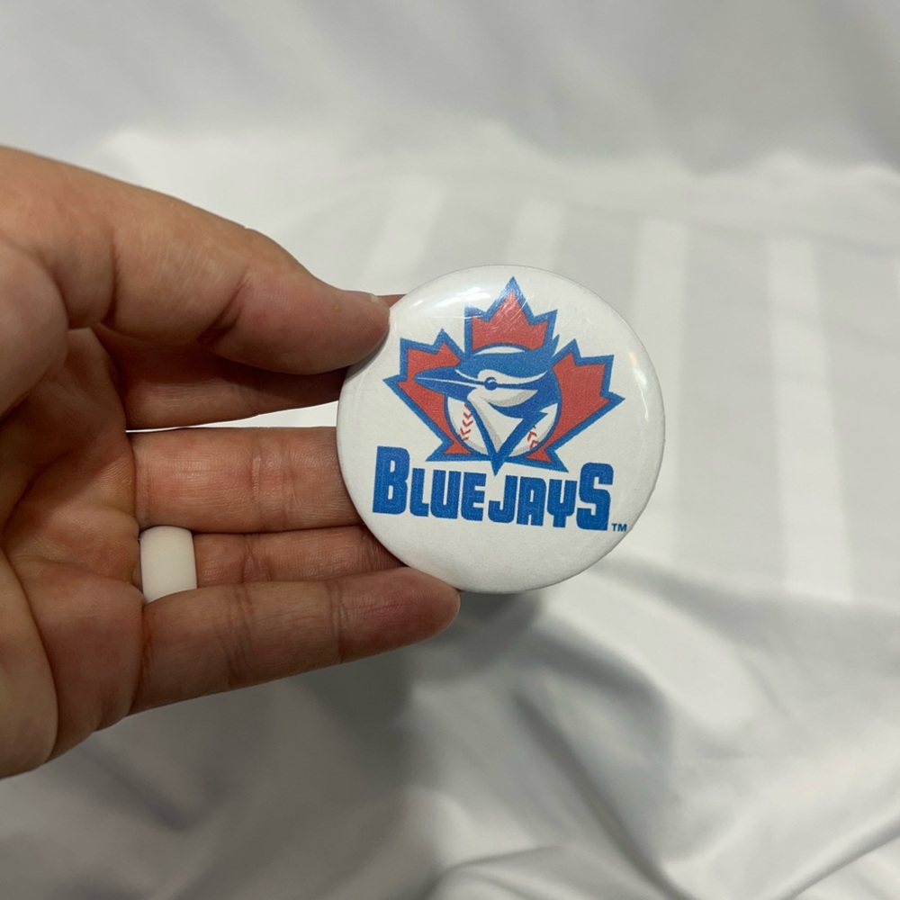 Blue Jays vintage button. Mint condition. - Picture 2 of 9